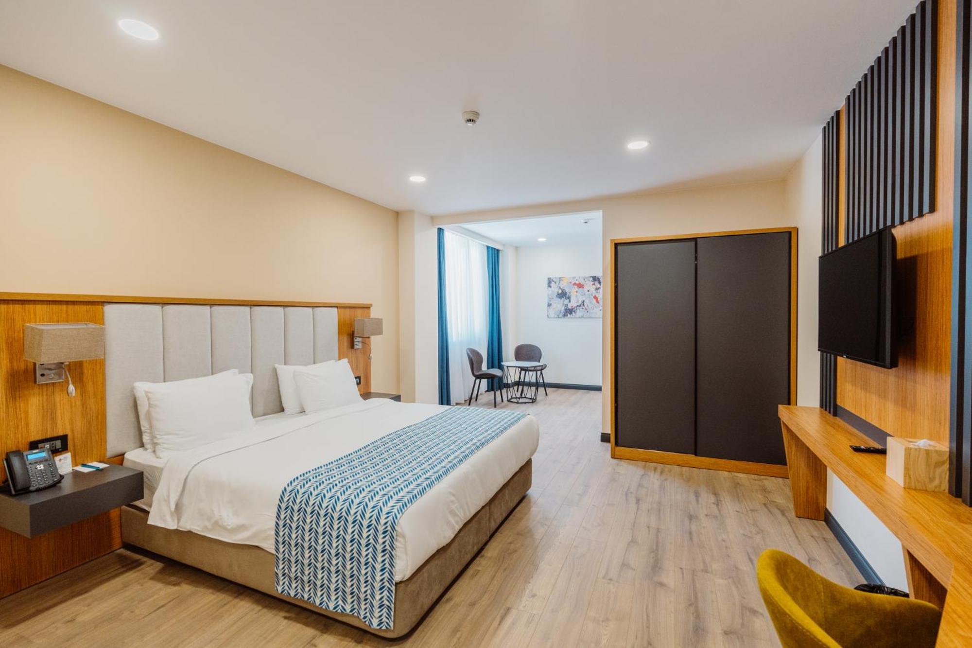 Best Western Plus Batumi Exterior foto